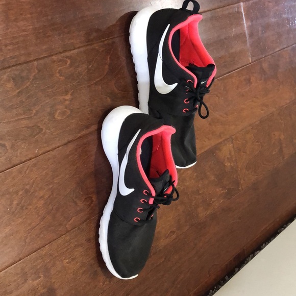 Nike Roshe - Picture 2 of 5